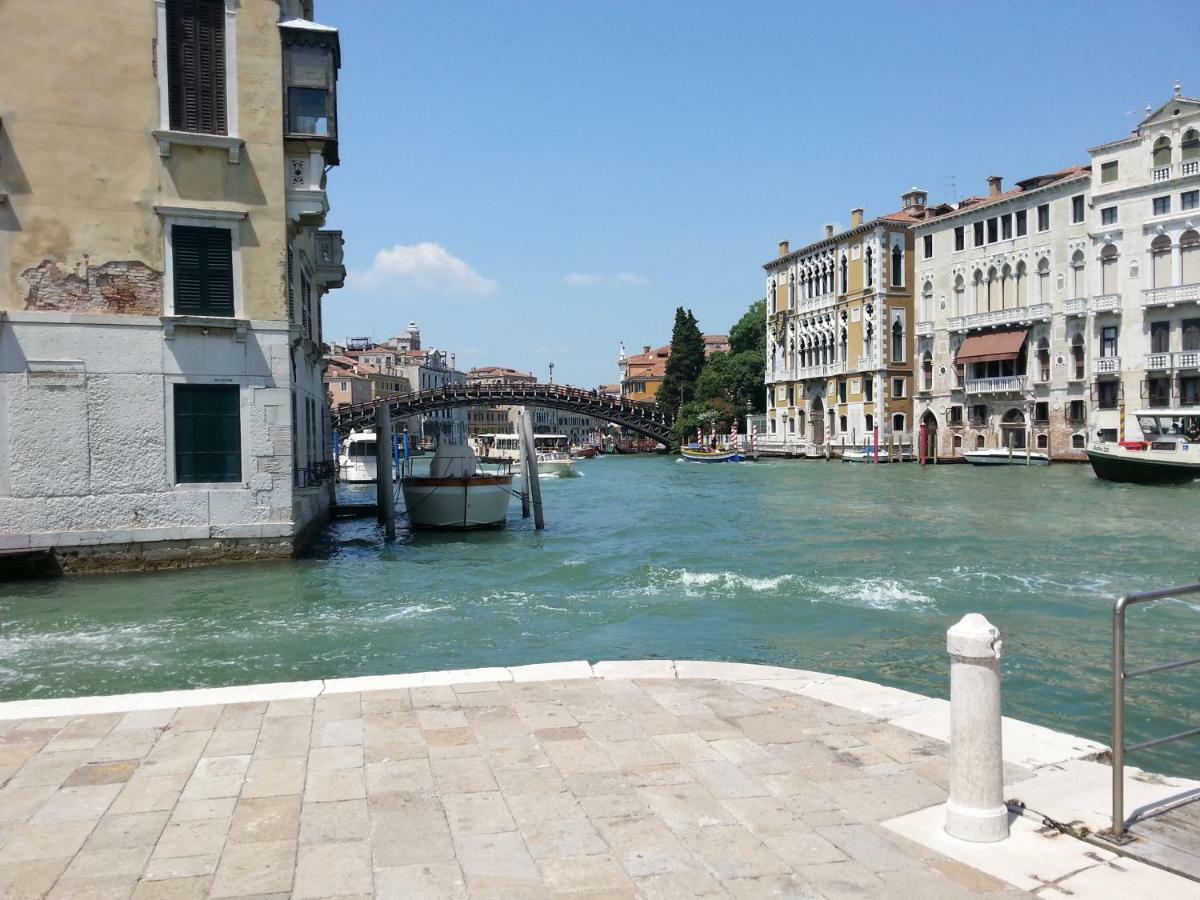 Appartamento Accademia San Vio Venecia Exterior foto